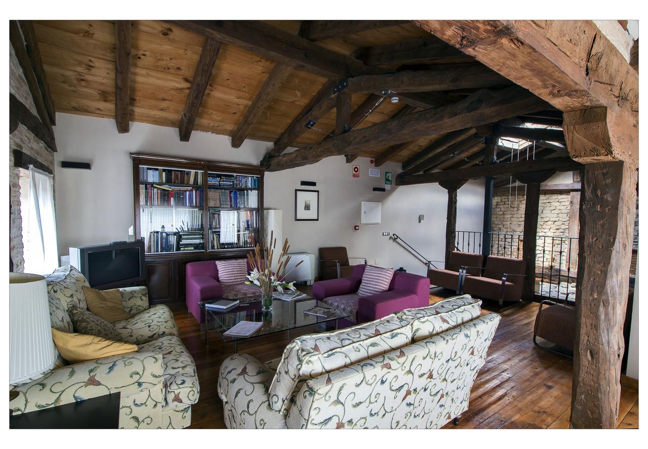 Posada La Casona De Valbuena Valbuena De Duero Bagian luar foto