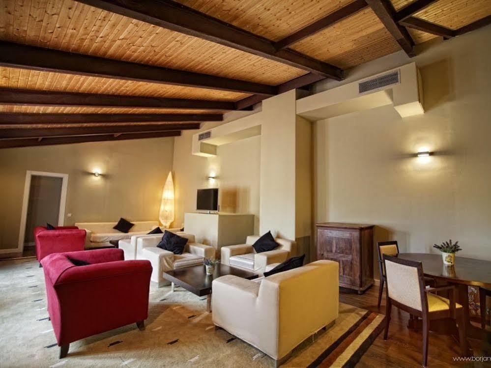 Posada La Casona De Valbuena Valbuena De Duero Bagian luar foto